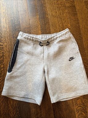 Nike sportswear Tech Fleece Big Kids Shorts- XL